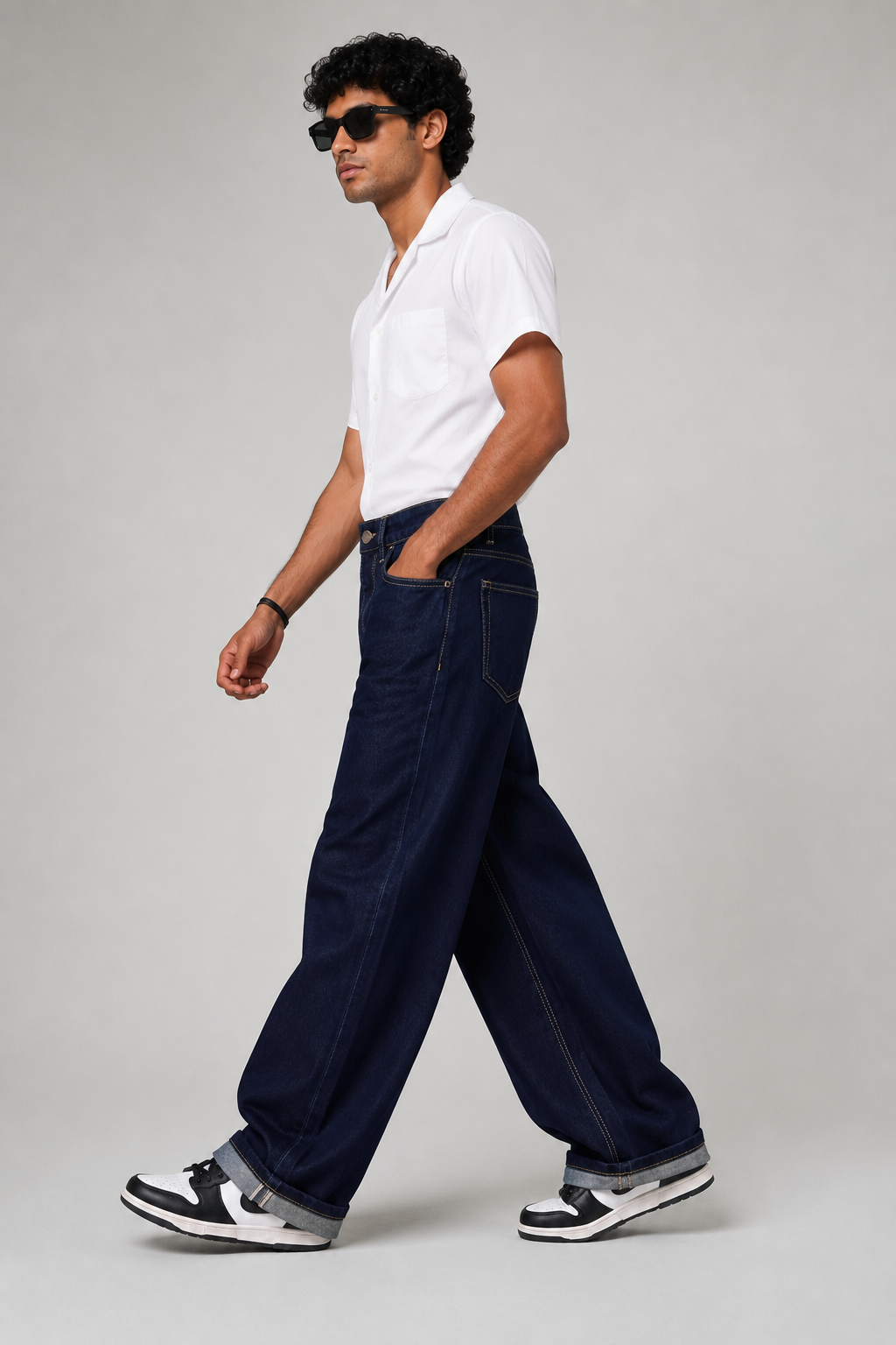Dark Blue / Indigo Jeans