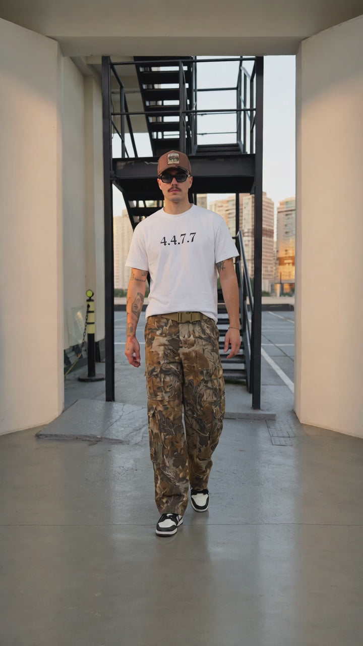 Realtree Men's Camo Cargo Pants In Advantage Classic Pattern Feturing 6 Pockets and Heavy-Duty Construction